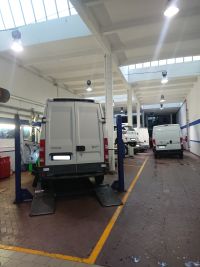 Assistenza meccanica e tecnica per veicoli commerciali furgoni a La Spezia da Oriental car