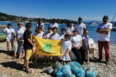 20 sacchi di rifiuti raccolti dai volontari al Terrizzo