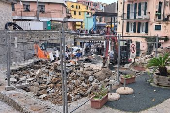 A Vernazza conclusi i lavori nel centro storico, apre il cantiere in piazzetta dei Caduti