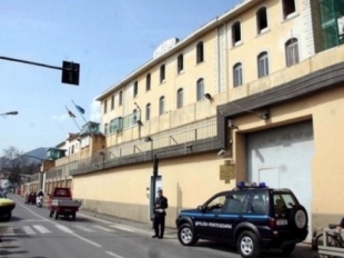 Presidio a sostegno del detenuto anarchico coinvolto nei fatti di Firenze: venti gli identificati