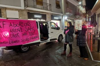 Non Una di Meno in corteo per dire no ad ogni tipo di violenza