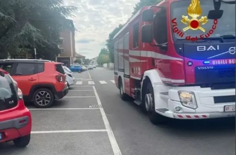 Bimba di due anni bloccata nell'auto, in esclusiva le parole di ringraziamento della mamma ai Vigili del Fuoco