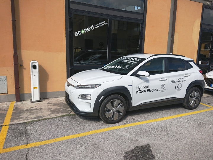 Hyundai Kona Electric da Oriental car a La Spezia