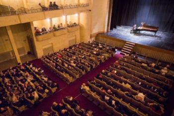 Tutto pronto per il concerto del pianista internazionale Stefano Bollani al Teatro Civico