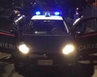 Sorpreso su un&#039;auto rubata e con oggetti da scasso, denunciato