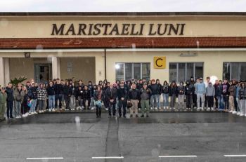 Grande entusiasmo per gli studenti del Parentucelli - Arzelà alla stazione elicotteri Maristaeli