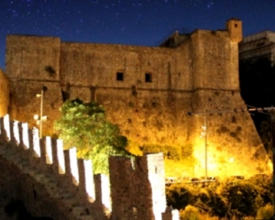 Una notte al Castello San Giorgio giocando come gli antichi egizi