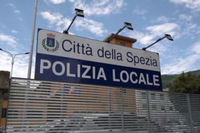 Identificato e arrestato in flagranza dalla Polizia Locale spacciatore ricercato per precedenti episodi