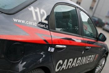 Sorpreso a imbrattare la saracinesca di un&#039;attività: denunciato dai Carabinieri