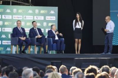 Stasera inizia il campionato, gli auguri del sindaco Peracchini allo Spezia