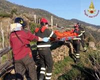 Si fa male ad una gamba, donna soccorsa dai Vigili del Fuoco a Riomaggiore