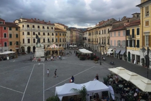 Piazza Matteotti a Sarzana