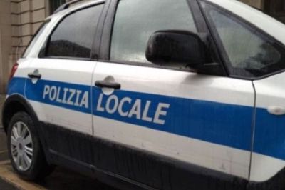 Fermato 17enne alla guida di un&#039;auto sportiva. Sanzionato 50enne che guidava con patente sospesa per droga