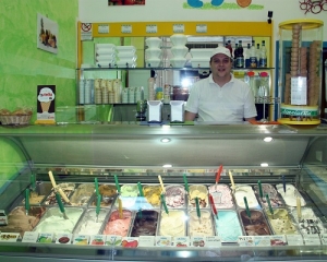 In occasione di Liguria da Bere ecco il gelato al vino e quello alla birra, da Puffo Golosone