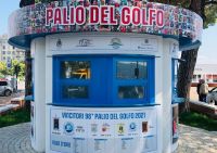 Info point in Largo Fiorillo per promuovere il Palio del Golfo