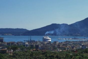 LeAli a Spezia: &quot;Sui fumi delle navi in porto soluzioni definitive possibili, ma ancora lontane&quot;