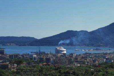 LeAli a Spezia: &quot;Sui fumi delle navi in porto soluzioni definitive possibili, ma ancora lontane&quot;