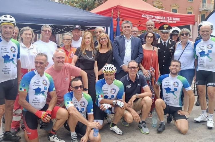 In bici dalla Francia per la lotta contro i tumori