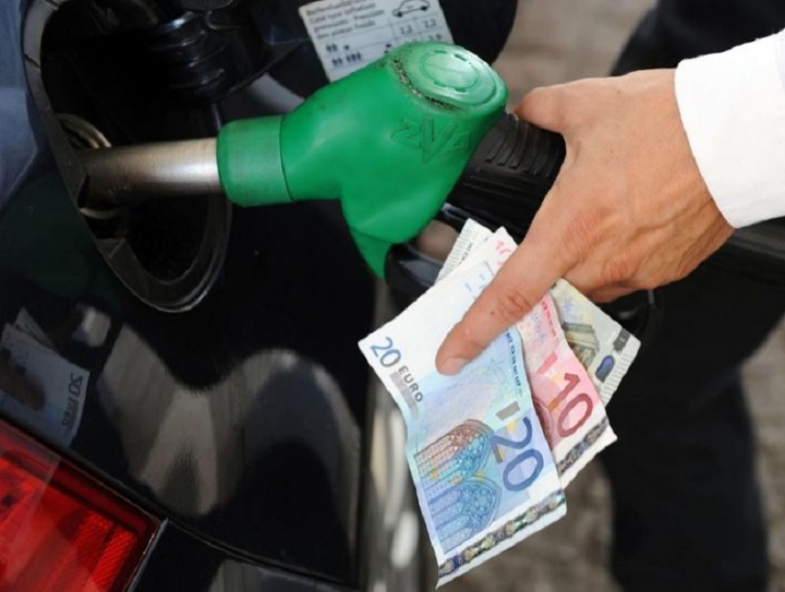 Aumento della benzina in Liguria, UIL: &quot;Ecco come ci autofinanziamo la ripresa&quot;