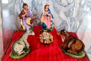 Il presepe esposto nell&#039;atrio di Palazzo Civico