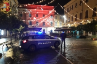 La Polizia nel centro di Sarzana