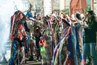 Carnevale dei Belli e Brutti a Suvero, tanta gente per &quot;l&#039;incursione&quot; estiva