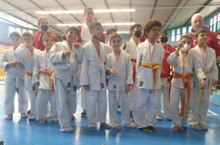 Folta rappresentativa dell&#039;Accademia Arti Marziali alla gara regionale di judo Uisp a Genova