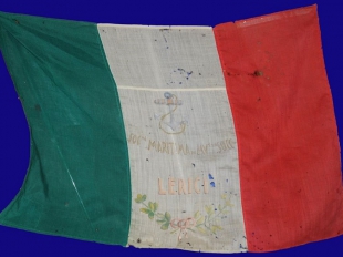 Il Tricolore della Marittima di Lerici, la storia dietro la bandiera