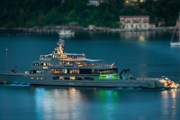 Il superyacht Bold di passaggio di fronte all&#039;isola Palmaria