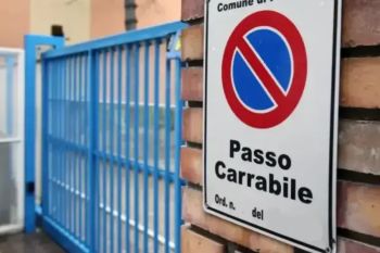 Passi carrabili nel comune della Spezia, necessario ritirare ed esporre i nuovi cartelli