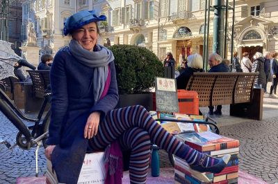 A Riomaggiore un appuntamento molto originale: arriva Chiara Trevisan, lettrice Vis à Vis