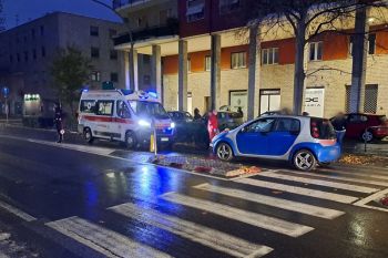 17enne travolta sulle strisce pedonali in Viale Italia