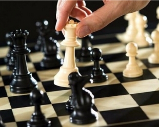 Alla Fabbrica il gioco degli scacchi diventa spettacolo