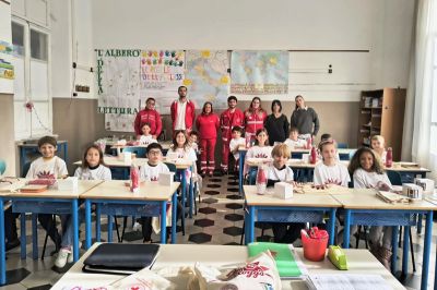 Nella scuola di Lerici merende sane per tutti i bambini grazie al progetto di Croce Rossa e Kellanova