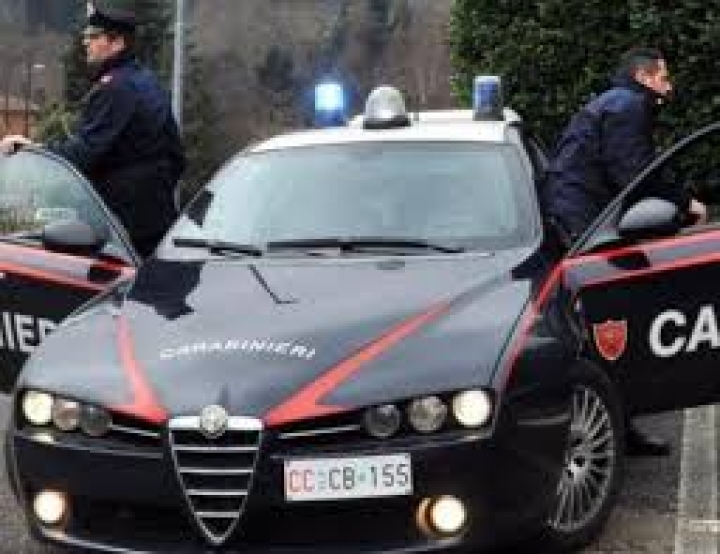 Dopo una rapina scappa e aggredisce i Carabinieri