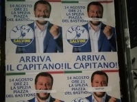 Salvini imbavagliato sui manifesti: &quot;Beach tour, ingresso: 5 rubli&quot;