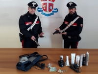 Sarzana: fermato con droga, refurtiva e una pistola giocattolo