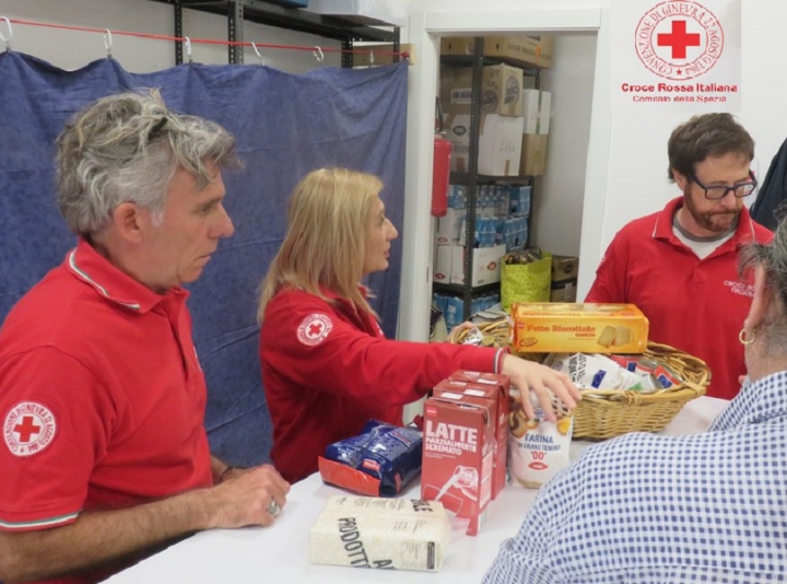 La Spezia e Santo Stefano: doppio appuntamento con la raccolta alimentare della Croce Rossa