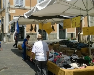 Sarzana, Tari ridotta per gli ambulanti del giovedì