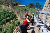 Donna colta da malore lungo il Sentiero Azzurro, il soccorso dei Vigili del Fuoco e Soccorso Alpino