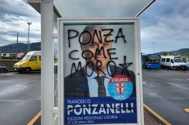 Deturpato manifesto elettorale di Francesco Ponzanelli: 