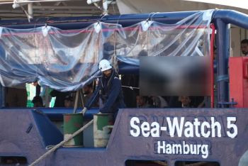 Sea Watch 5, Giannetti: &quot;156 persone stremate anche da decisioni incomprensibili&quot;