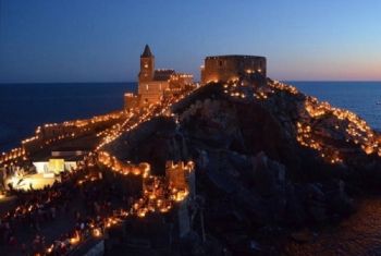 Questa sera Porto Venere si illumina per la Madonna Bianca