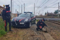 Carabinieri in azione alla stazione di Avenza