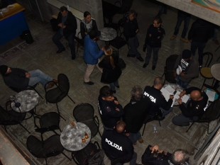 Armi, cocaina e un evaso: blitz della Polizia di Stato in un locale di viale Fieschi (Video)