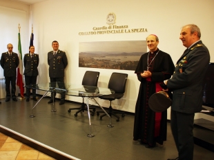 Il Vescovo in visita alla Guardia di Finanza della Spezia