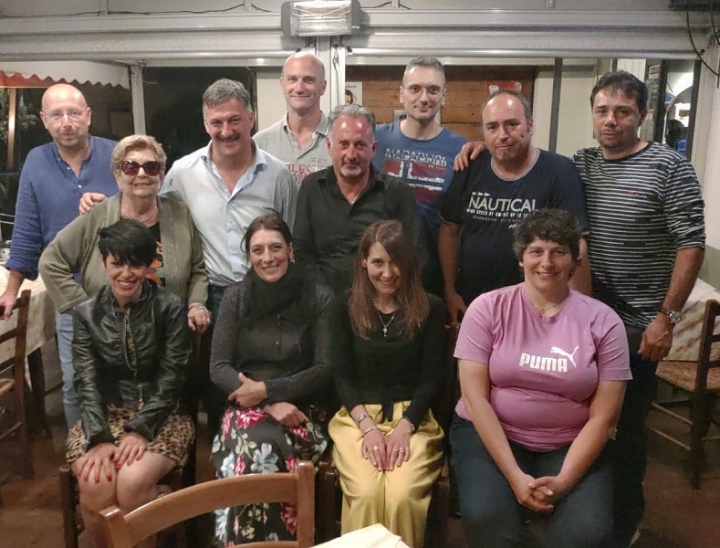 Gli alunni della scuola Genova di Pitelli incontrano la maestra dopo 36 anni