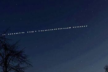 Una misteriosa scia di luci nel cielo spezzino