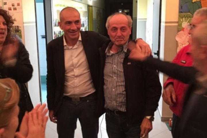 Massimo Rossi con Andrea Costa festeggia la vittoria alle elezioni del 2016
