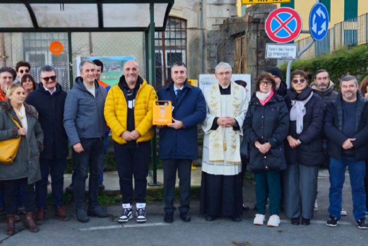 Ora anche Buonviaggio e Fabiano Alto hanno il loro defibrillatore